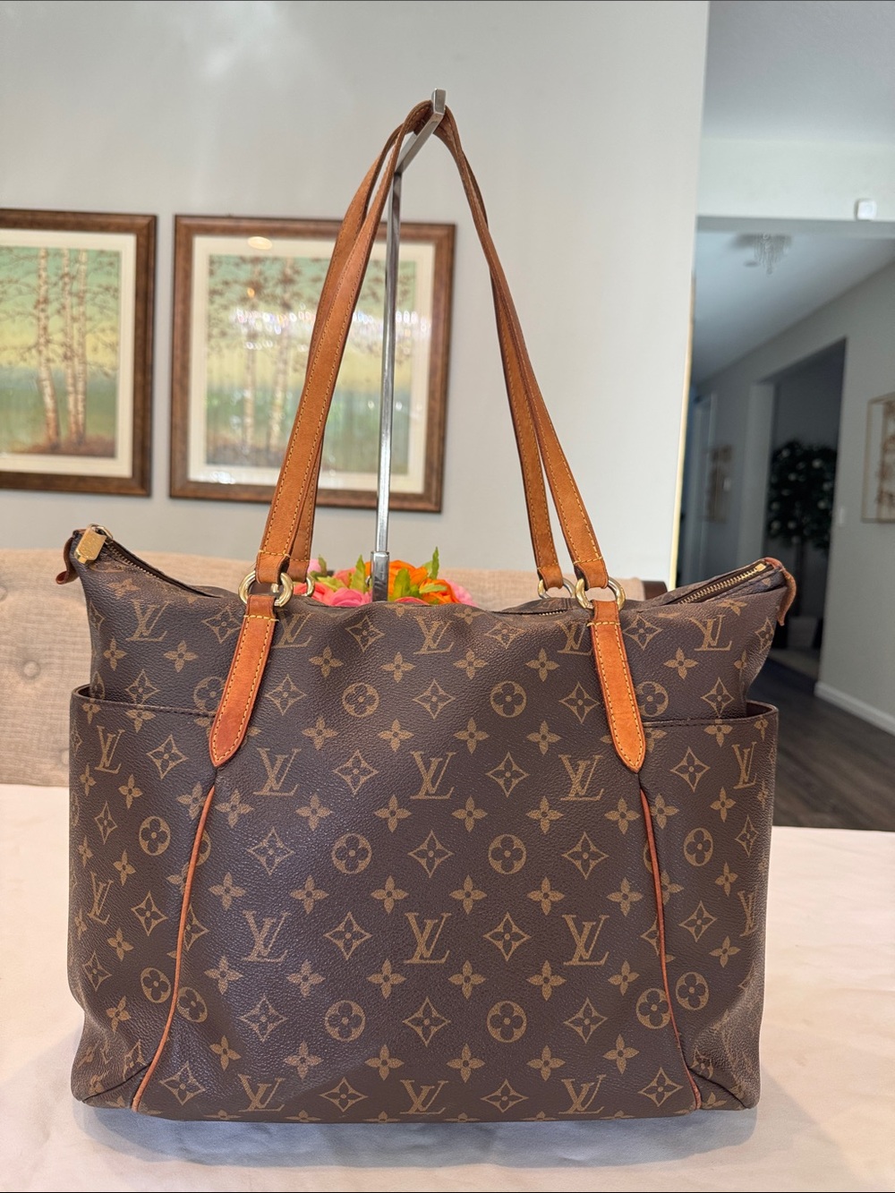 Authentic Louis Vuitton Totally Monogram GM bag - Picture 2 of 16